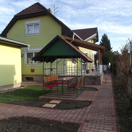 Apartman Kaszas Garden Mosonmagyaróvár Buitenkant foto