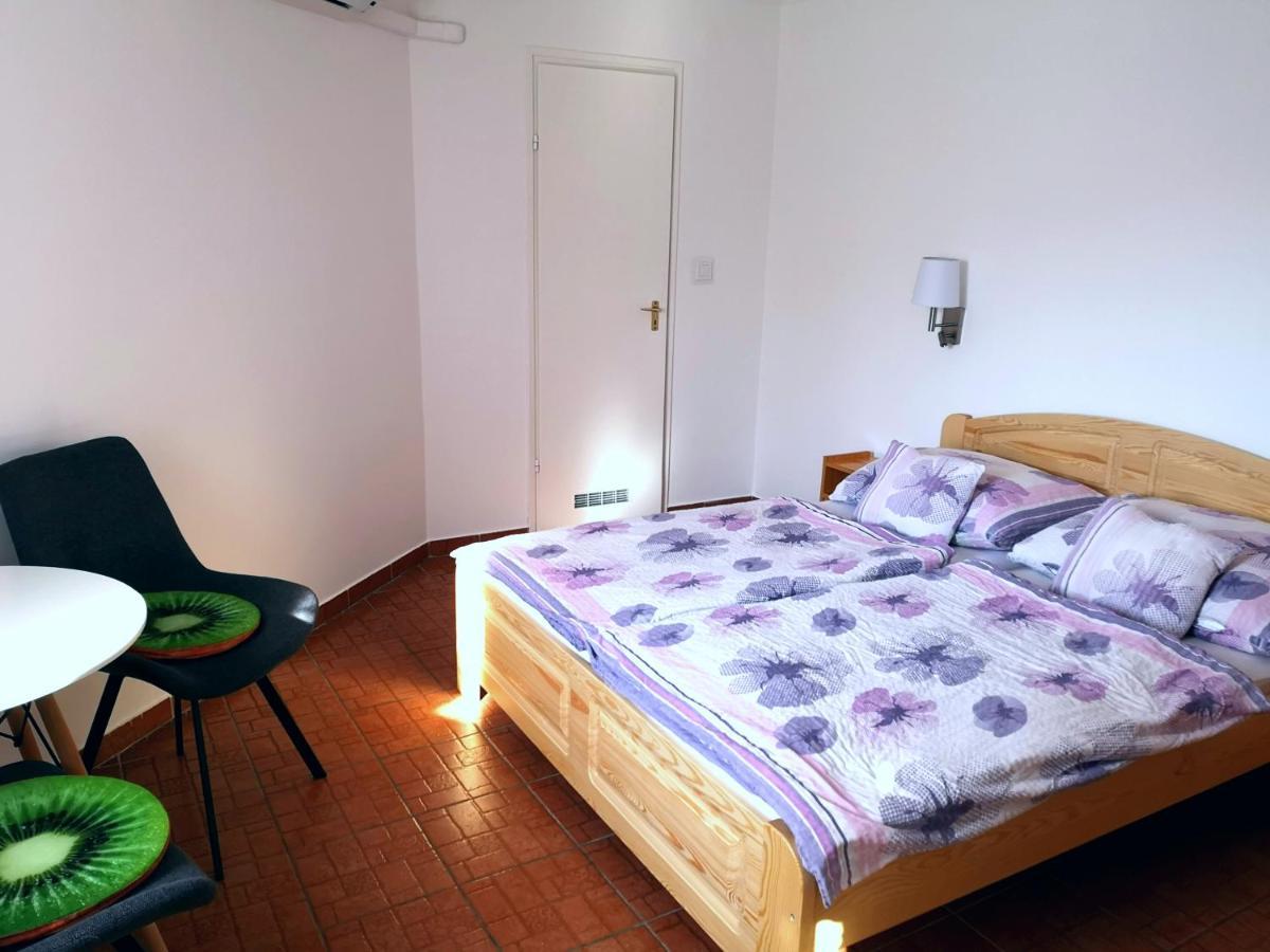 Apartman Kaszas Garden Mosonmagyaróvár Buitenkant foto