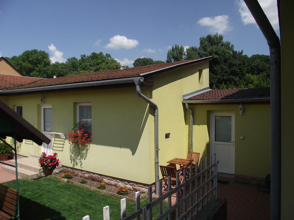 Apartman Kaszas Garden Mosonmagyaróvár Kamer foto
