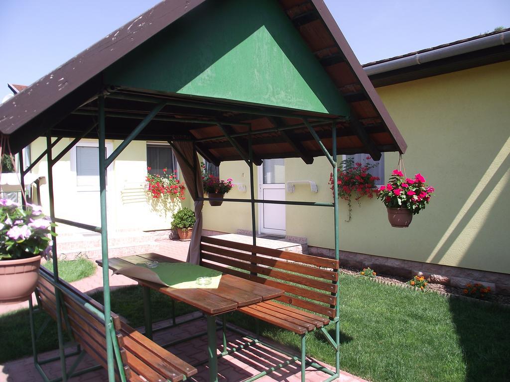 Apartman Kaszas Garden Mosonmagyaróvár Buitenkant foto