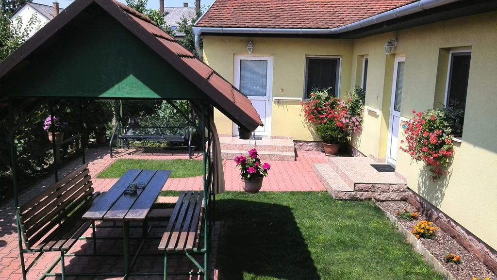 Apartman Kaszas Garden Mosonmagyaróvár Buitenkant foto