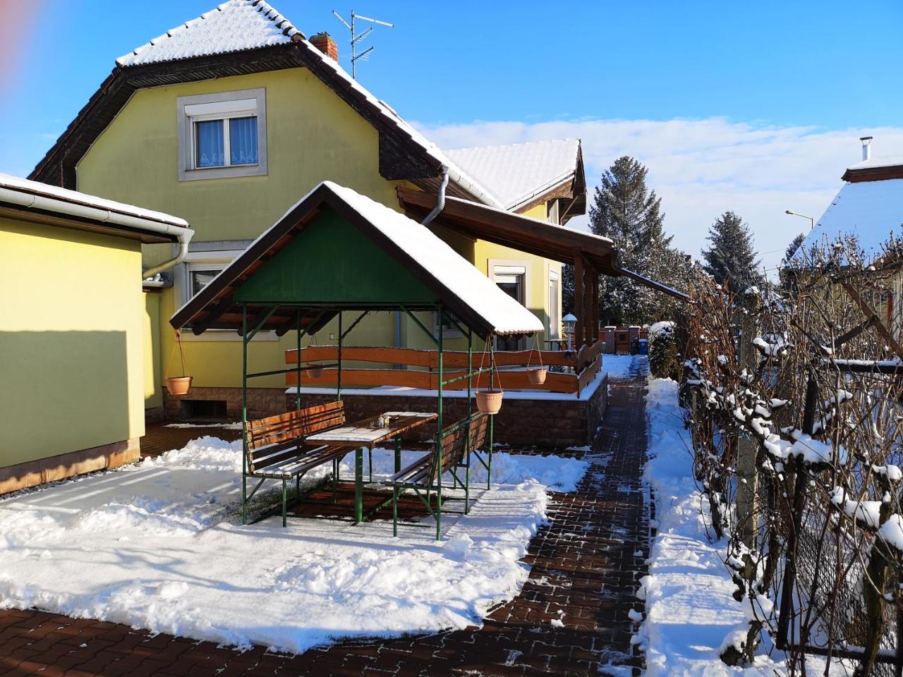 Apartman Kaszas Garden Mosonmagyaróvár Buitenkant foto