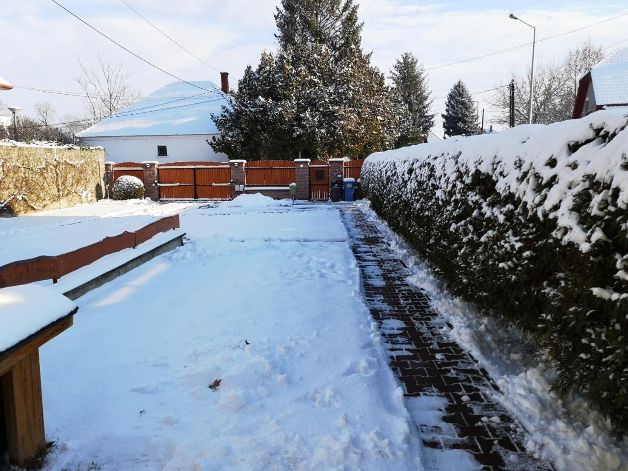 Apartman Kaszas Garden Mosonmagyaróvár Buitenkant foto
