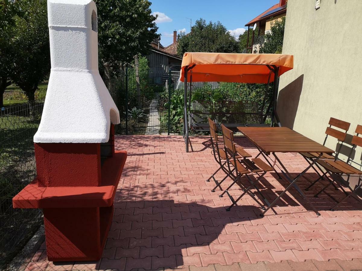 Apartman Kaszas Garden Mosonmagyaróvár Buitenkant foto